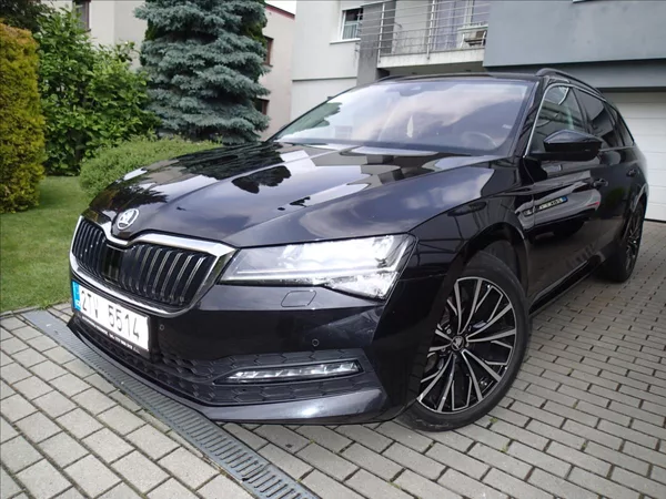 Škoda Superb 2,0 TDi, DSG, 4x4 , Tažné