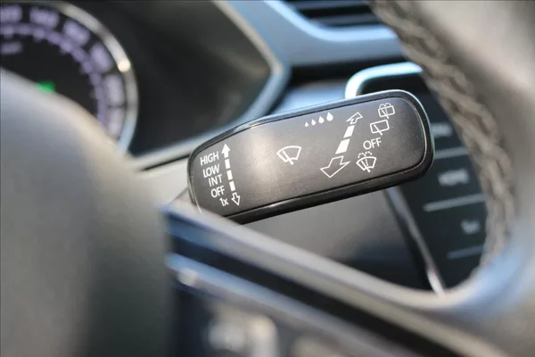 Škoda Superb 2,0 TDi, DSG , 4x4 - foto 19
