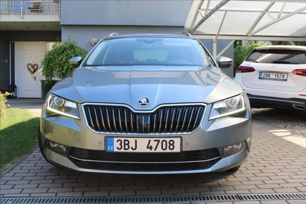 Škoda Superb 2,0 TDi, DSG , 4x4 - foto 2