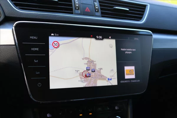 Škoda Superb 2,0 TDi, DSG , 4x4 - foto 22