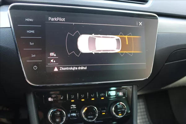 Škoda Superb 2,0 TDi, DSG , 4x4 - foto 29
