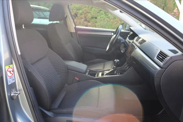 Škoda Superb 2,0 TDi, DSG , 4x4 - foto 33