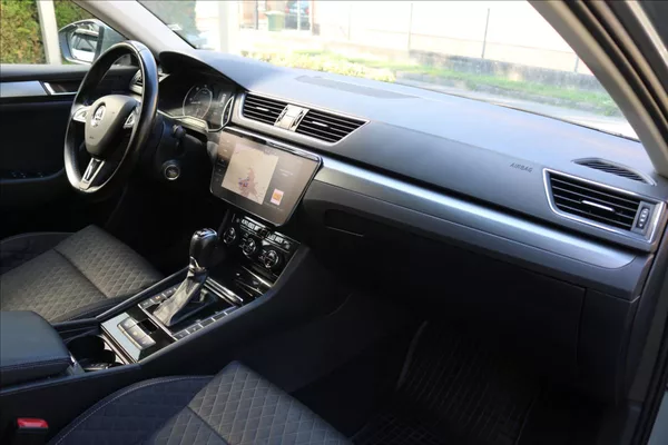 Škoda Superb 2,0 TDi, DSG , 4x4 - foto 34