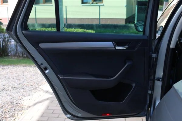 Škoda Superb 2,0 TDi, DSG , 4x4 - foto 35