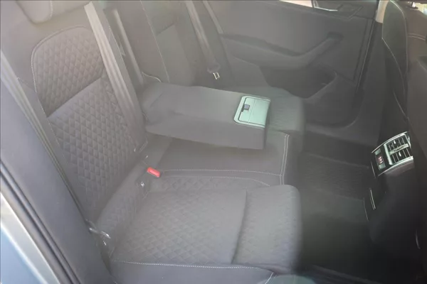 Škoda Superb 2,0 TDi, DSG , 4x4 - foto 40