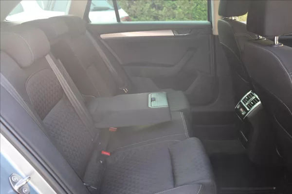 Škoda Superb 2,0 TDi, DSG , 4x4 - foto 41