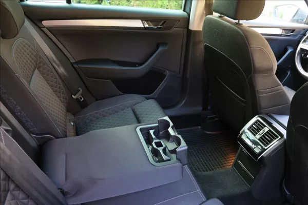 Škoda Superb 2,0 TDi, DSG , 4x4 - foto 42