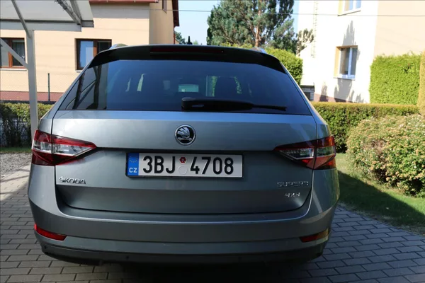 Škoda Superb 2,0 TDi, DSG , 4x4 - foto 5