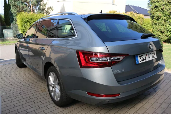 Škoda Superb 2,0 TDi, DSG , 4x4 - foto 6