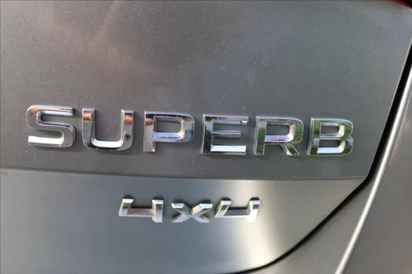 Škoda Superb 2,0 TDi, DSG , 4x4 - foto 9