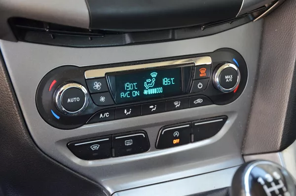 Ford Focus 1.0 EB 74kW TREND 2x kola - foto 27