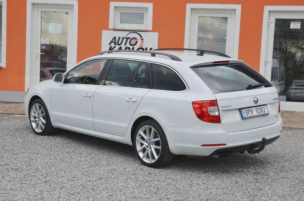 Škoda Superb 2.0 TDi DSG 4x4 WEBASTO /TAŽNÉ - foto 10