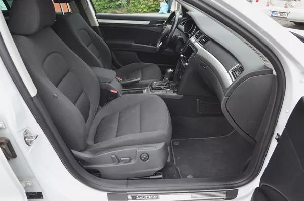 Škoda Superb 2.0 TDi DSG 4x4 WEBASTO /TAŽNÉ - foto 13
