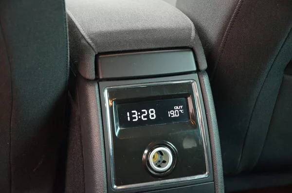 Škoda Superb 2.0 TDi DSG 4x4 WEBASTO /TAŽNÉ - foto 15