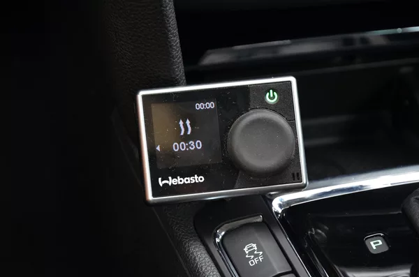 Škoda Superb 2.0 TDi DSG 4x4 WEBASTO /TAŽNÉ - foto 29