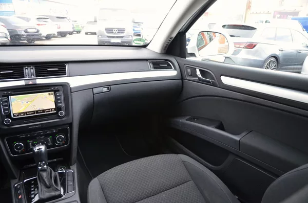 Škoda Superb 2.0 TDi DSG 4x4 WEBASTO /TAŽNÉ - foto 36