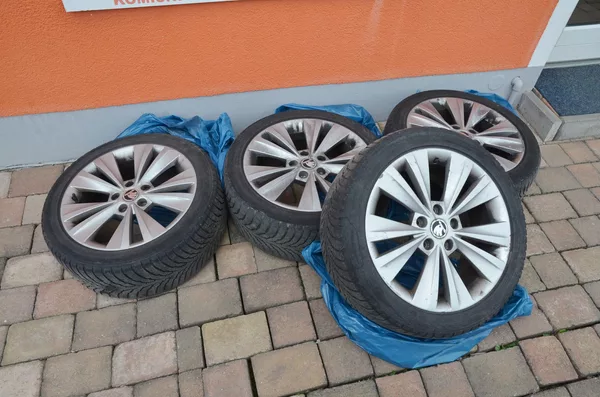 Škoda Superb 2.0 TDi DSG 4x4 WEBASTO /TAŽNÉ - foto 4