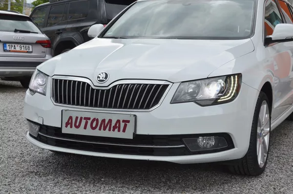 Škoda Superb 2.0 TDi DSG 4x4 WEBASTO /TAŽNÉ - foto 9