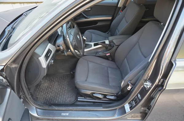 BMW Řada 3 318i 105kW Touring / TAŽNÉ - foto 15