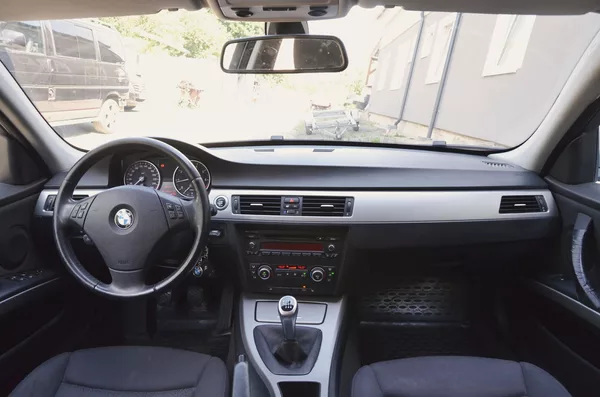 BMW Řada 3 318i 105kW Touring / TAŽNÉ - foto 16