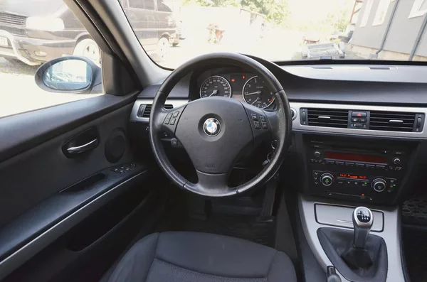 BMW Řada 3 318i 105kW Touring / TAŽNÉ - foto 17
