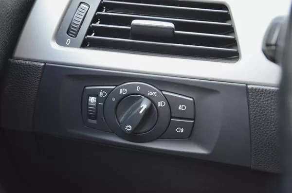 BMW Řada 3 318i 105kW Touring / TAŽNÉ - foto 21