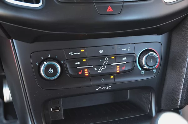 Ford Focus ST 2.0 184kW RECARO - foto 28