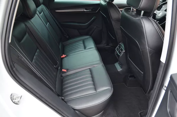 Škoda Karoq 1.6 TDi 85kW DSG STYLE /CANTON - foto 10