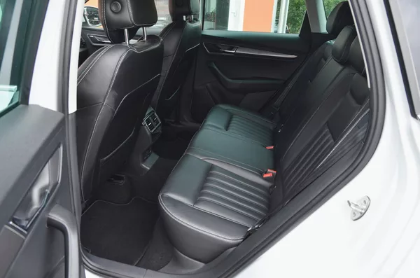 Škoda Karoq 1.6 TDi 85kW DSG STYLE /CANTON - foto 11