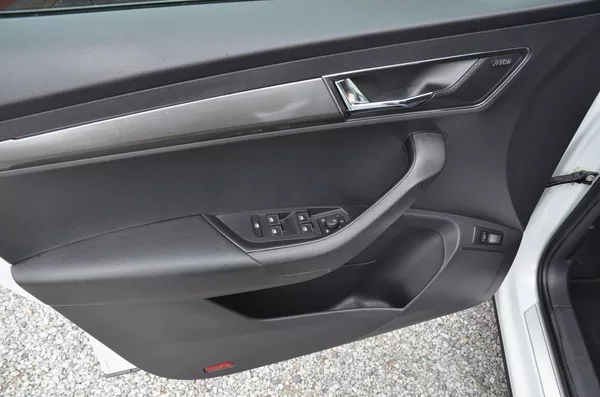 Škoda Karoq 1.6 TDi 85kW DSG STYLE /CANTON - foto 20