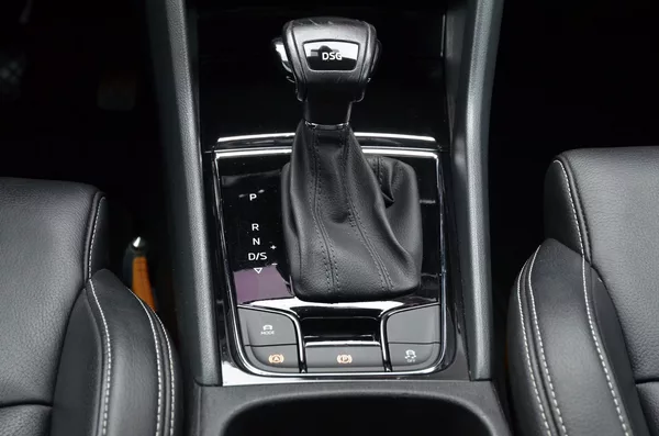 Škoda Karoq 1.6 TDi 85kW DSG STYLE /CANTON - foto 24