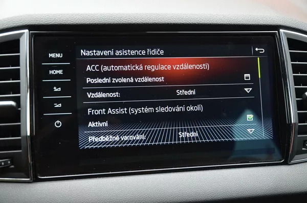 Škoda Karoq 1.6 TDi 85kW DSG STYLE /CANTON - foto 31
