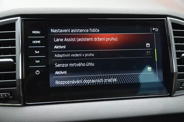 Škoda Karoq 1.6 TDi 85kW DSG STYLE /CANTON - foto 32