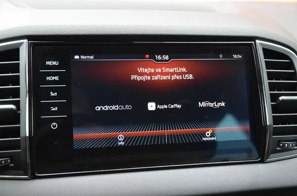 Škoda Karoq 1.6 TDi 85kW DSG STYLE /CANTON - foto 33
