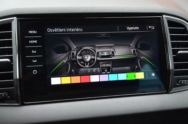 Škoda Karoq 1.6 TDi 85kW DSG STYLE /CANTON - foto 34