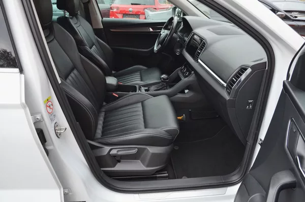 Škoda Karoq 1.6 TDi 85kW DSG STYLE /CANTON - foto 9