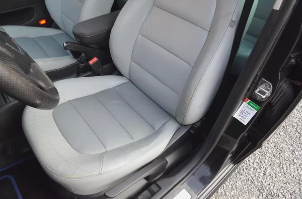 Škoda Fabia 1.9 TDi 74kW EDITION 100 - foto 14