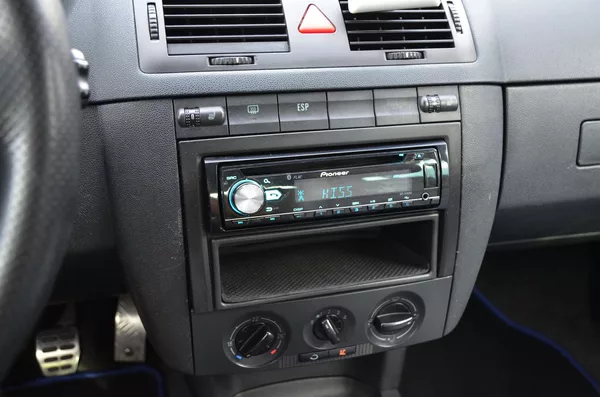 Škoda Fabia 1.9 TDi 74kW EDITION 100 - foto 23