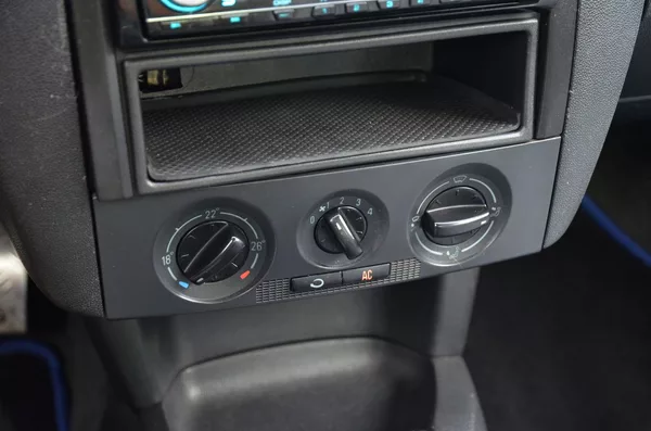 Škoda Fabia 1.9 TDi 74kW EDITION 100 - foto 25