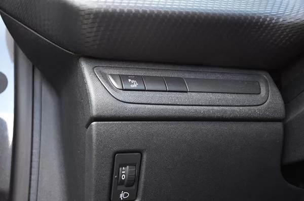Peugeot 2008 1.2 PT 60kW KLIMA / TAŽNÉ - foto 17