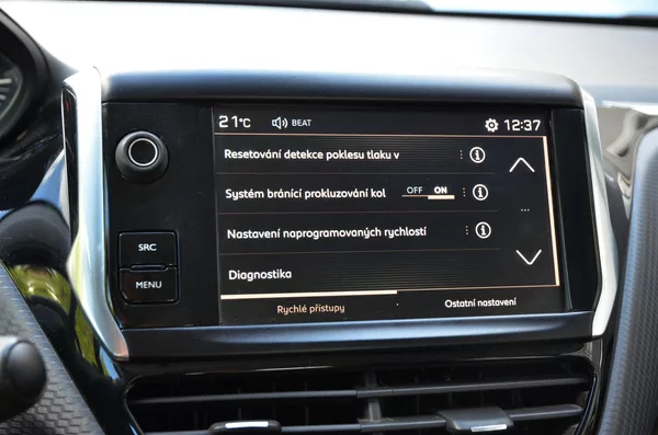Peugeot 2008 1.2 PT 60kW KLIMA / TAŽNÉ - foto 24