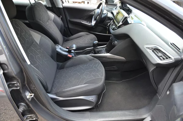 Peugeot 2008 1.2 PT 60kW KLIMA / TAŽNÉ - foto 7