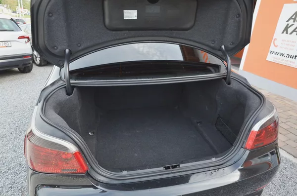 BMW Řada 5 520i 125kW / XENON / STK 04/28 - foto 10