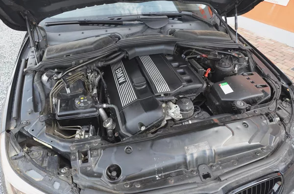 BMW Řada 5 520i 125kW / XENON / STK 04/28 - foto 13