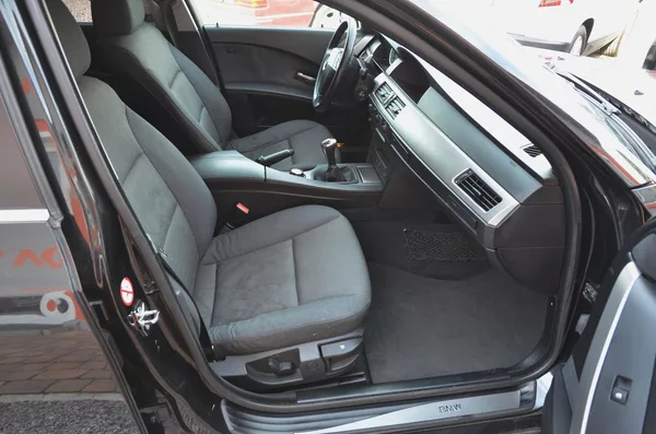 BMW Řada 5 520i 125kW / XENON / STK 04/28 - foto 14