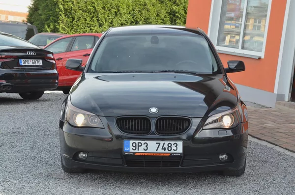 BMW Řada 5 520i 125kW / XENON / STK 04/28 - foto 2