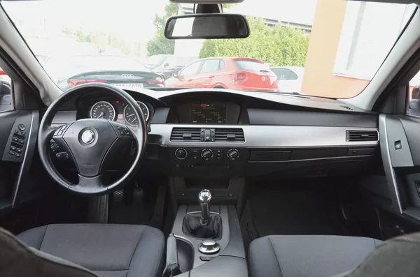BMW Řada 5 520i 125kW / XENON / STK 04/28 - foto 20