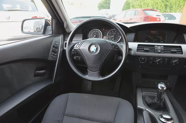 BMW Řada 5 520i 125kW / XENON / STK 04/28 - foto 21
