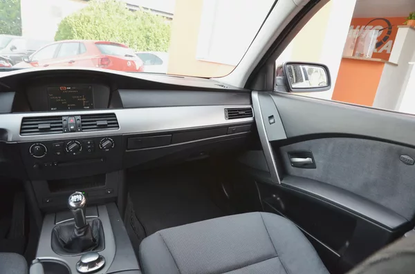 BMW Řada 5 520i 125kW / XENON / STK 04/28 - foto 23