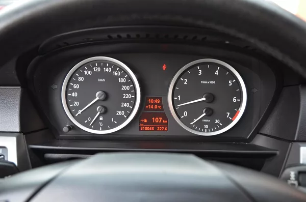 BMW Řada 5 520i 125kW / XENON / STK 04/28 - foto 27